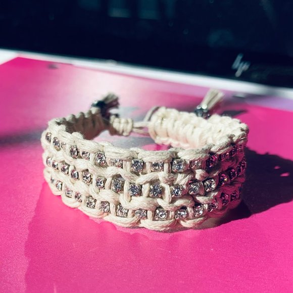 Rose Gonzalez ✨ Macramé Bracelet with Rhinestones - Picture 5 of 7